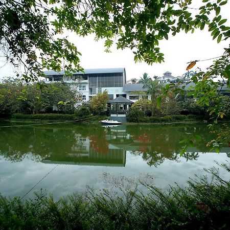 Emerald Hills Club Kochi Exterior foto