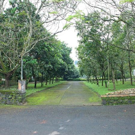 Emerald Hills Club Kochi Exterior foto