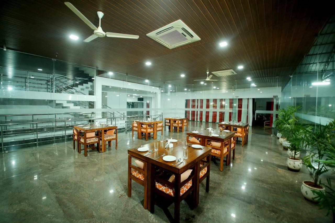 Emerald Hills Club Kochi Exterior foto